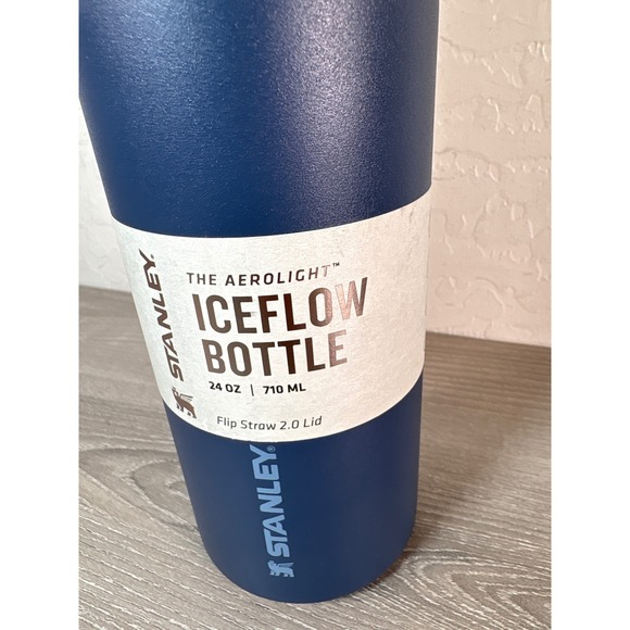 NEW! Stanley The Aerolight Ice Flow Bottle 24oz Flip Straw ~Twilight~ Navy blue - Picture 2 of 5